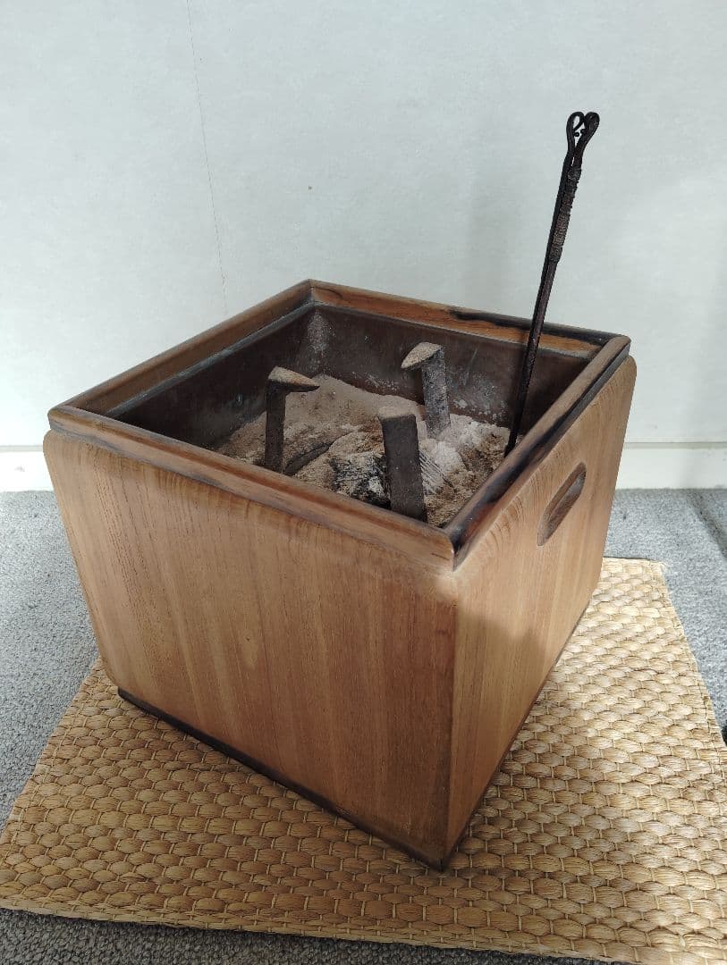 かわいい箱火鉢　手焙り　今日から火鉢のある生活♪