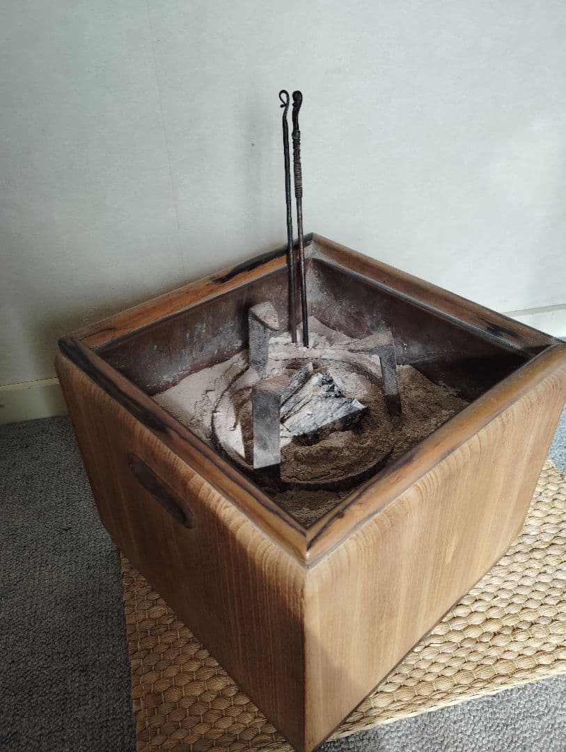 かわいい箱火鉢　手焙り　今日から火鉢のある生活♪