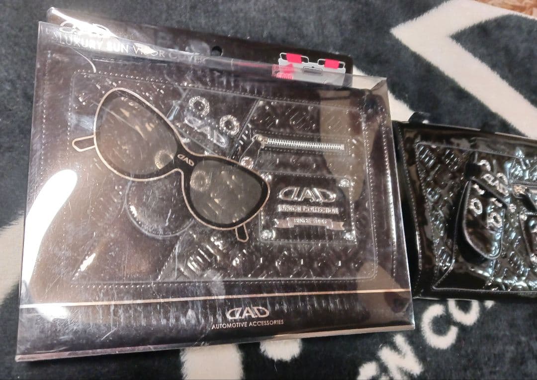 DADギャルソン ラグジュアリー サンバイザーカバー☆モノグラム エナメル