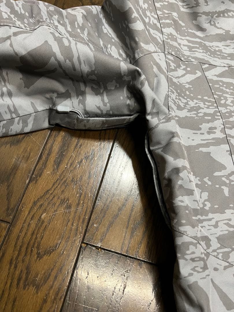 ふ*む様 【超美品】Under Armour スノーボードウェア LG/G グレ