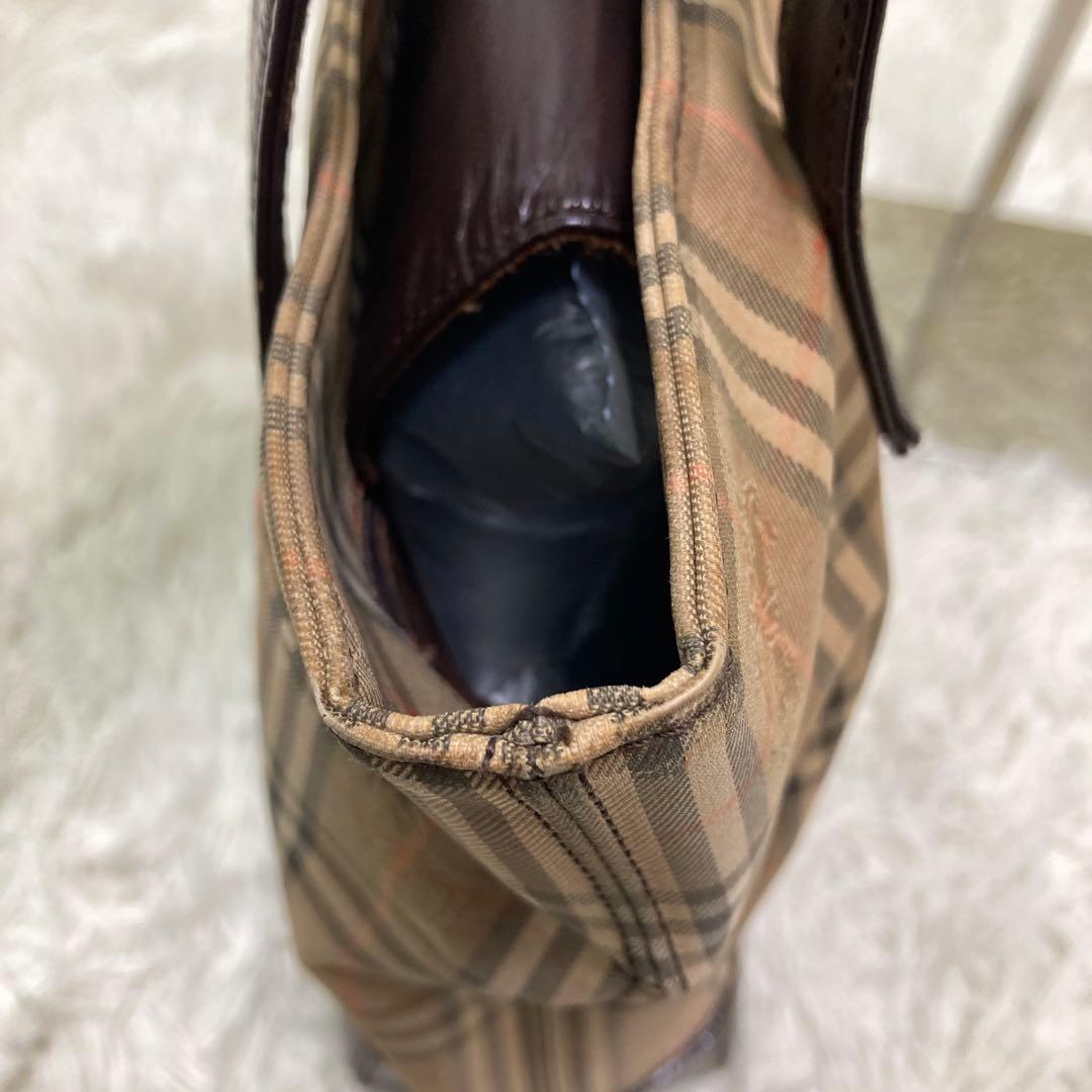 バーバリー　トートバッグ　ゴールドチャーム付き　ノバチェック　シャドーホース