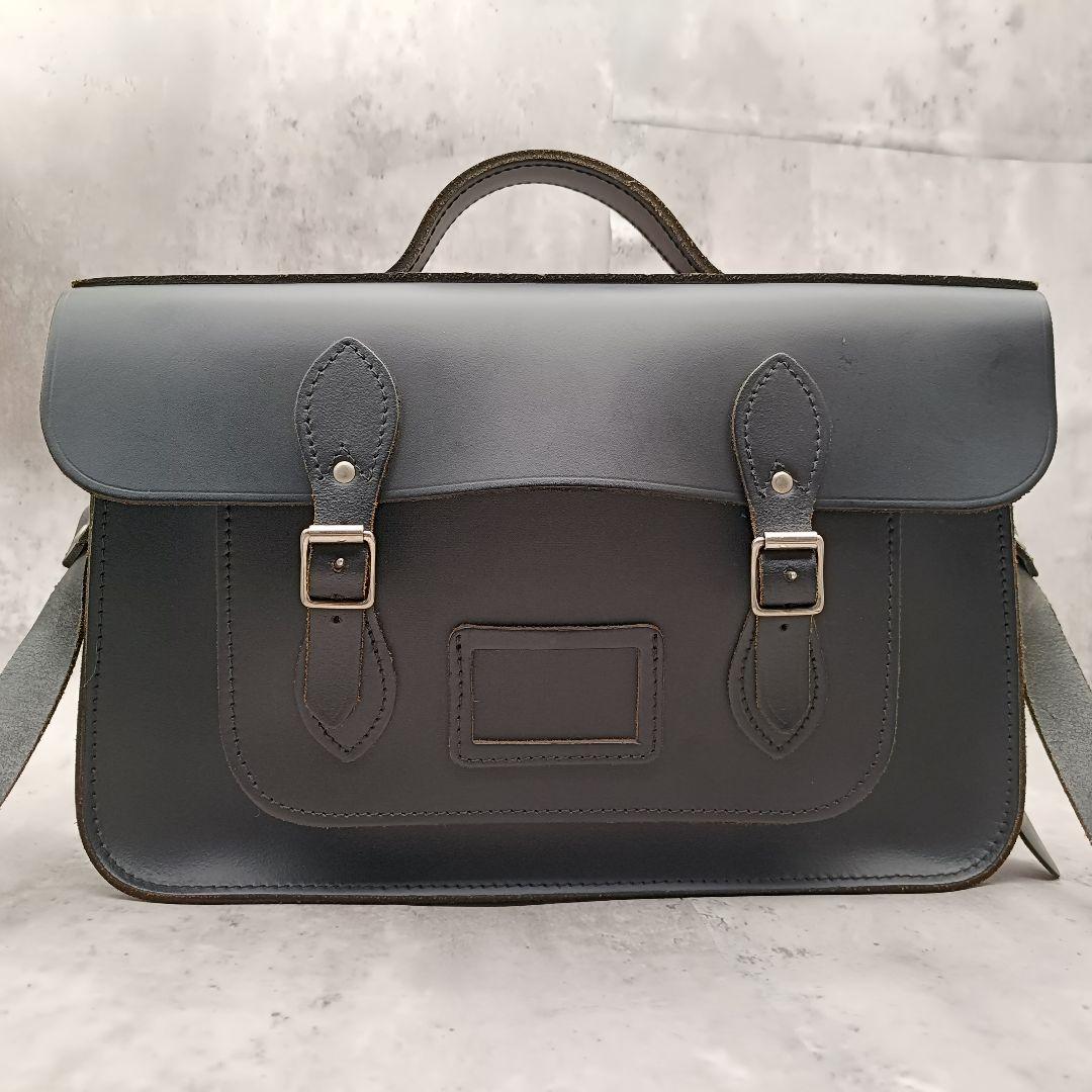 極美品 ブレディー サッチェルバッグ エンボスロゴ入り メッセンジャーバッグ 黒