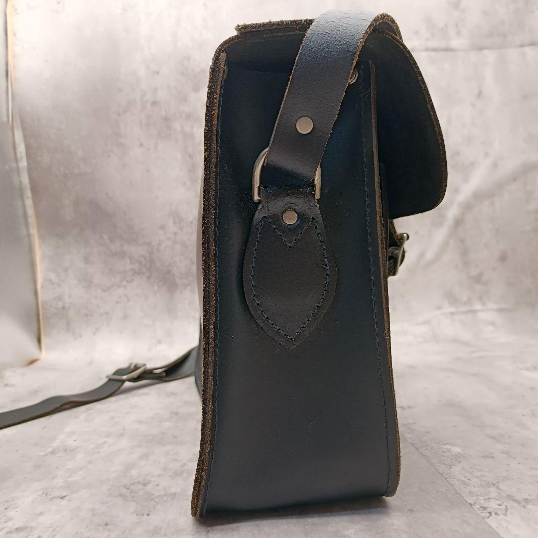 極美品 ブレディー サッチェルバッグ エンボスロゴ入り メッセンジャーバッグ 黒