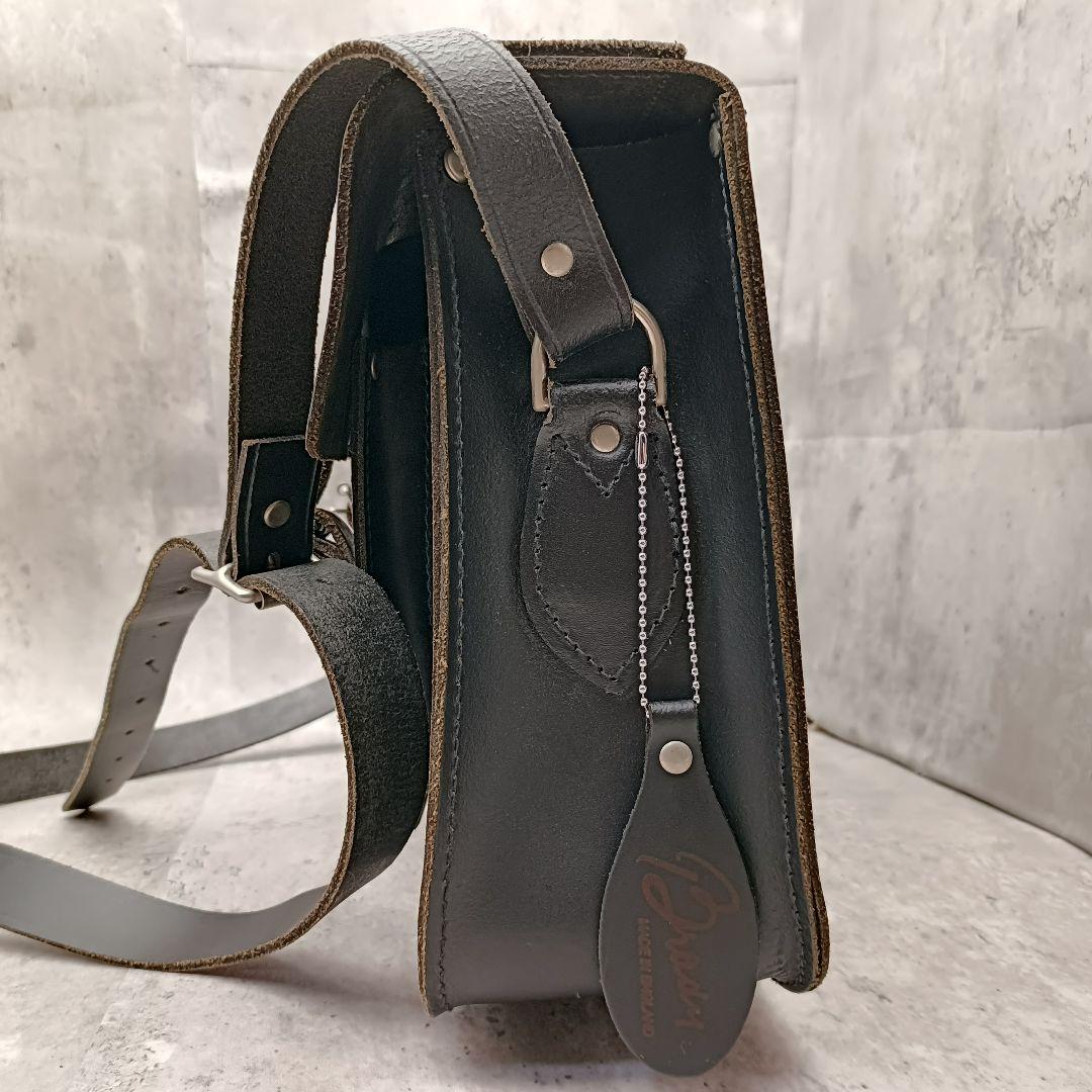 極美品 ブレディー サッチェルバッグ エンボスロゴ入り メッセンジャーバッグ 黒