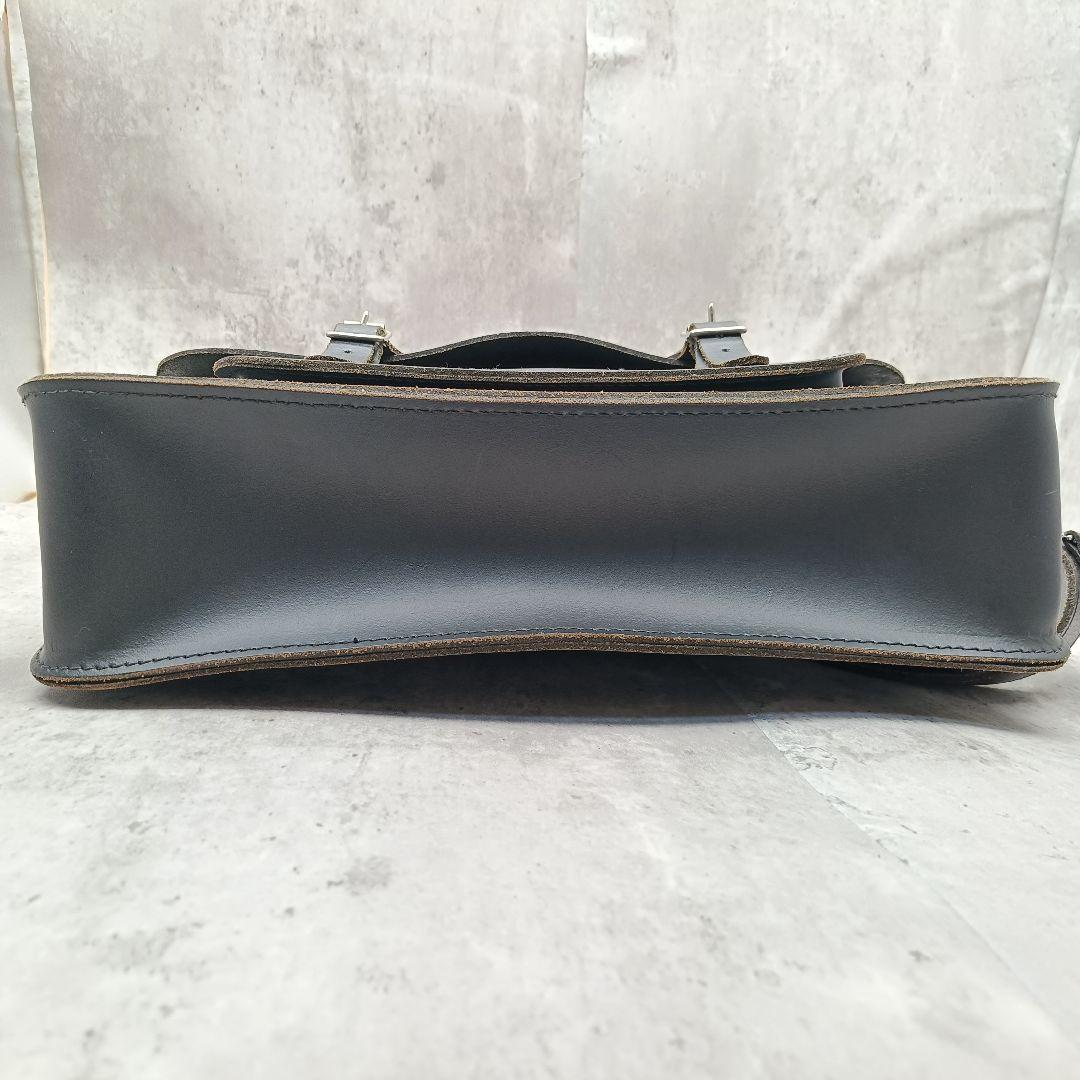 極美品 ブレディー サッチェルバッグ エンボスロゴ入り メッセンジャーバッグ 黒