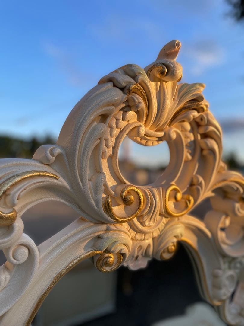 アンティーク調　デザインドレッサー　イスセット　西洋風　中古品