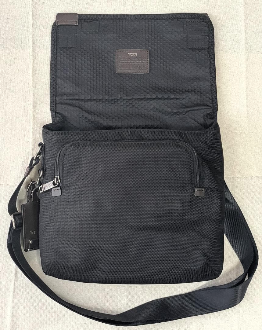 ⭐︎値下げ【美品】TUMI ブラック メッセンジャーバッグ 22371HKH