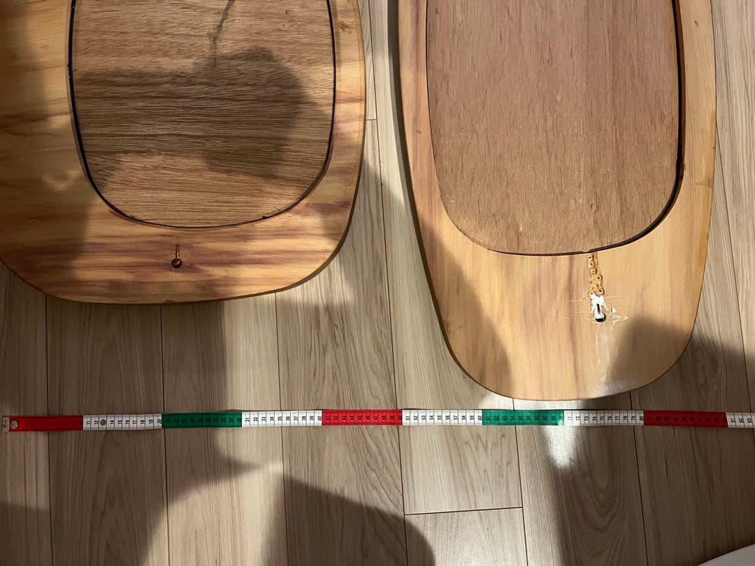 オーバル形状の壁掛け鏡2点セット