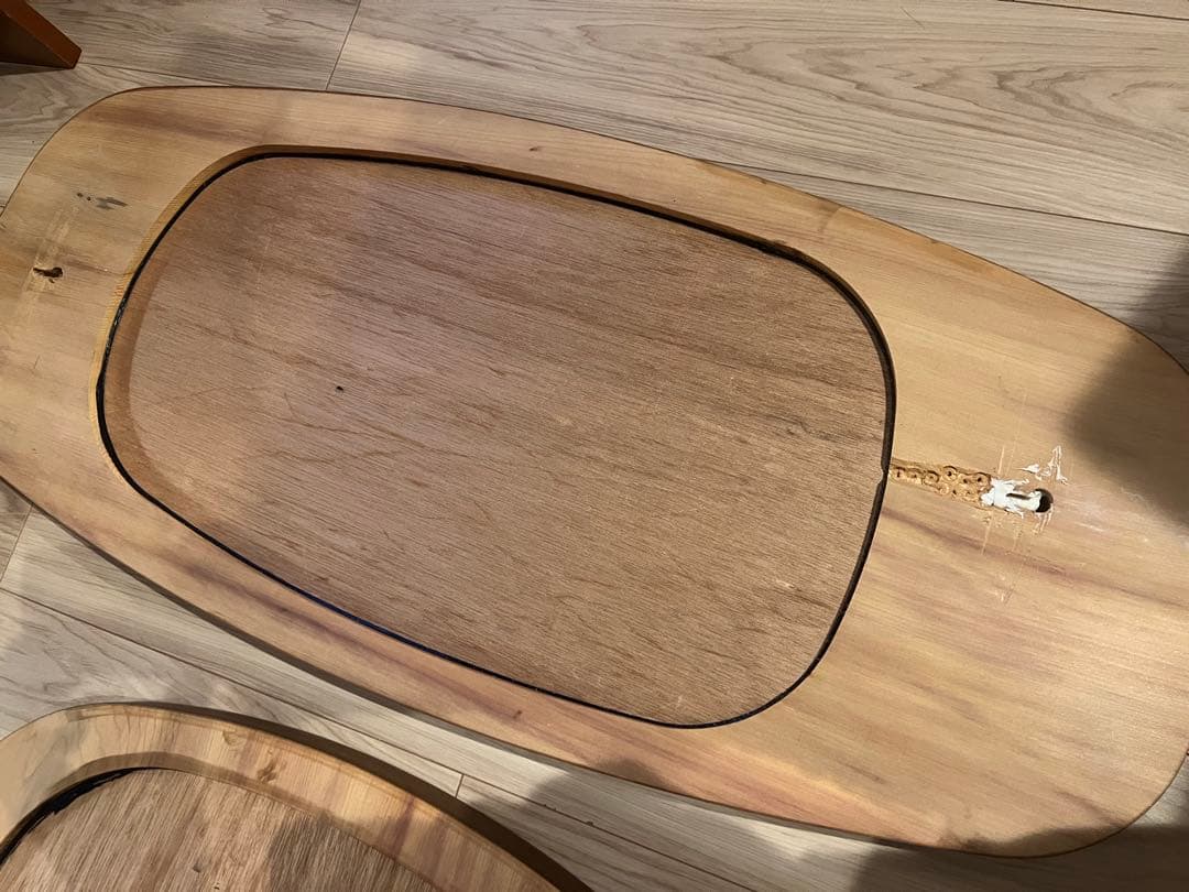 オーバル形状の壁掛け鏡2点セット