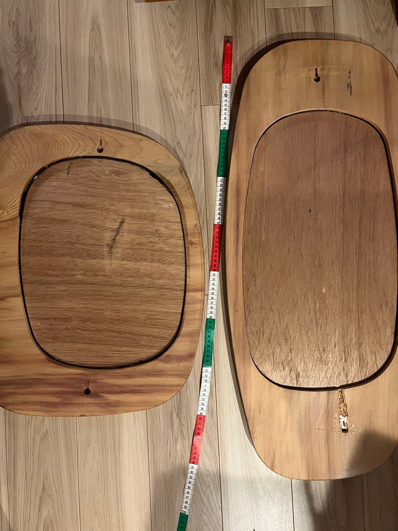 オーバル形状の壁掛け鏡2点セット