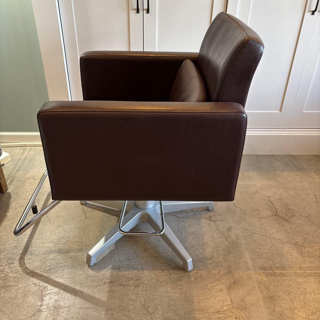 TAKARABELMONT LIM chair 03 スタイリングチェア　カット