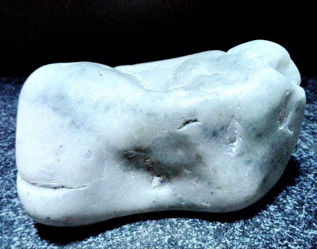 ★翡翠原石★糸魚川硬玉【小滝・転石・バレル621ｇ】