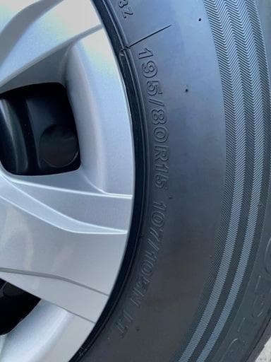 新品未使用　地域限定手渡無料　純正ハイエースタイヤホィール195/80/R15