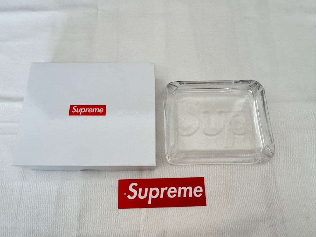 Supreme シュプリーム　灰皿　クリア
