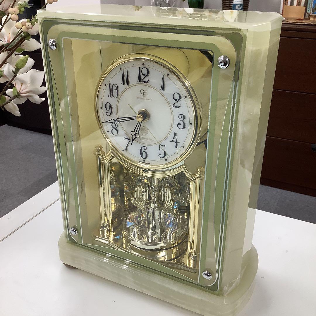 大理石の存在感の有る、重厚な置き時計です。