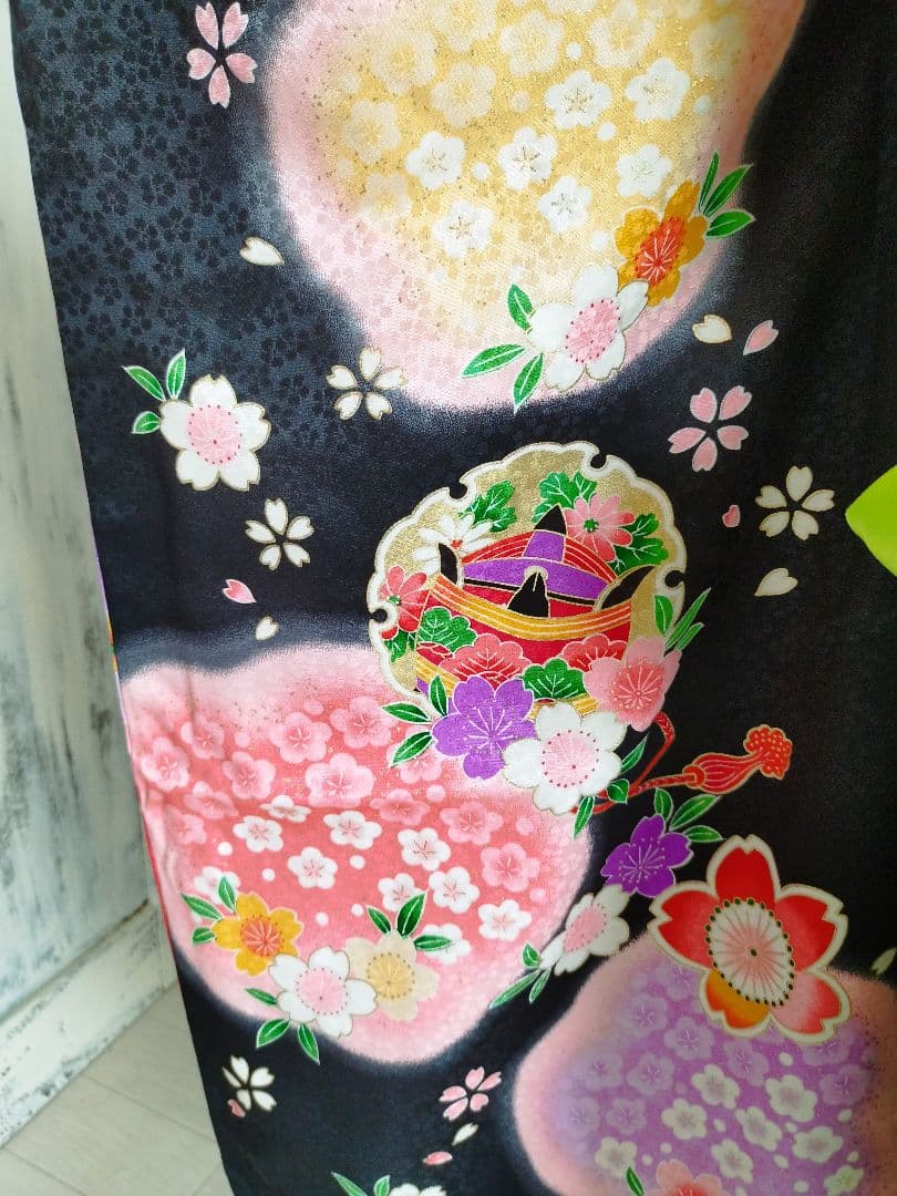 正絹黒色にぼかしの花模様の着物と作り帯のフルセット