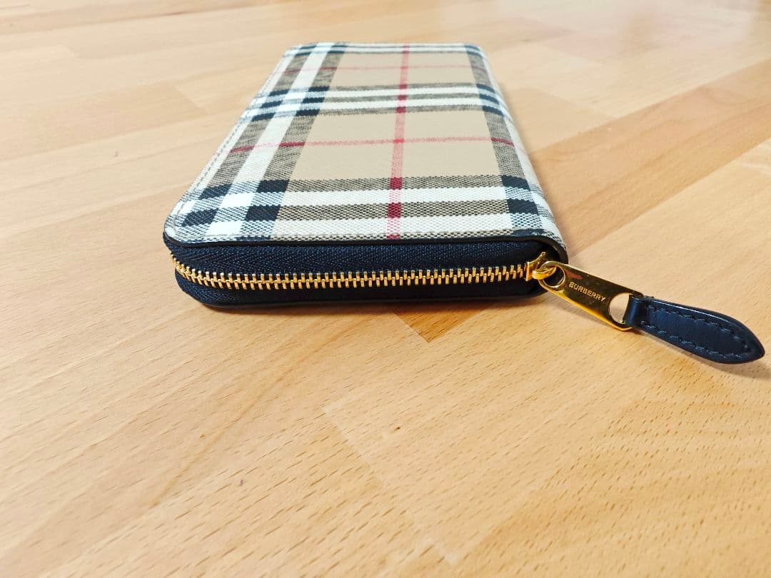 Burberry ジップウォレット