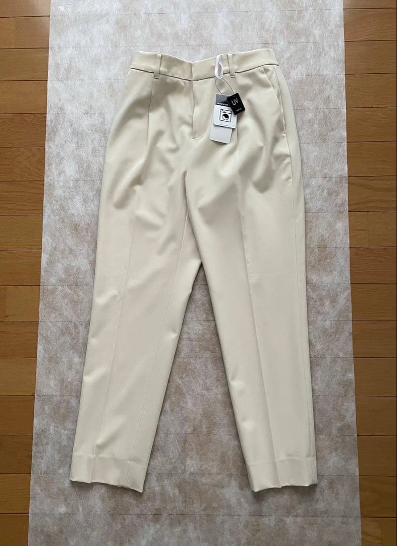 新品　INDIVI パンツスーツ アイボリー系　36