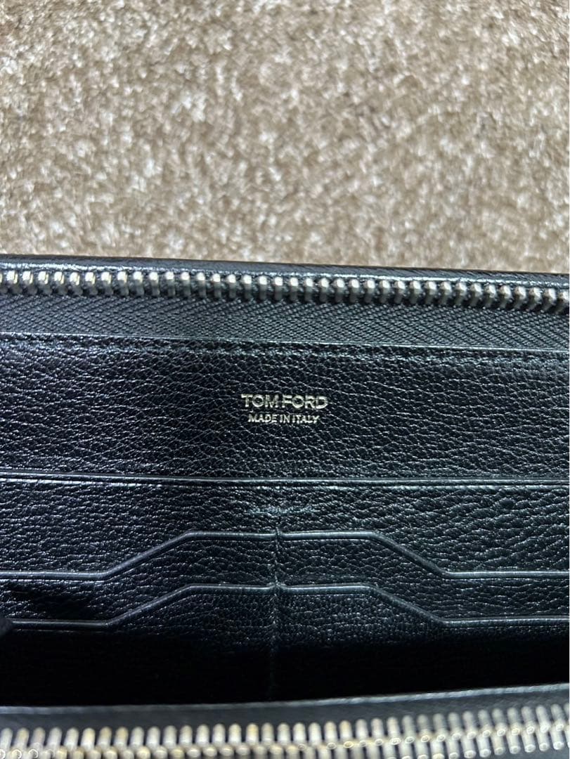 トムフォード　財布　ラウンドジップ　メンズ　TOM FORD