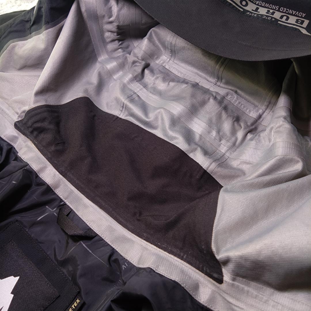 美品BURTON　ＸＬ相当　黒スノーボードウエア　ゴアテックス　保温サーモライト