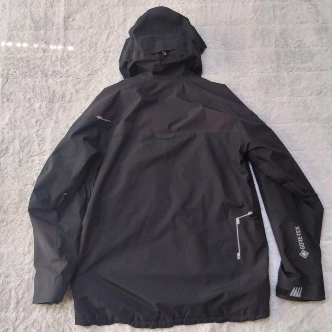 美品BURTON　ＸＬ相当　黒スノーボードウエア　ゴアテックス　保温サーモライト