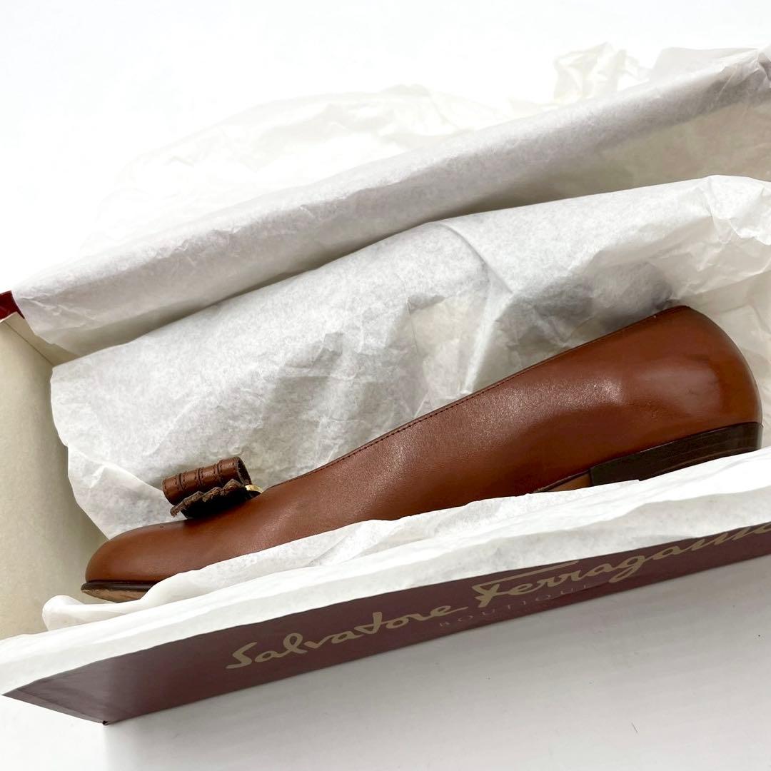 フェラガモ パンプス ヴァラリボン SEMPIONE 5C ブラウン Y1298