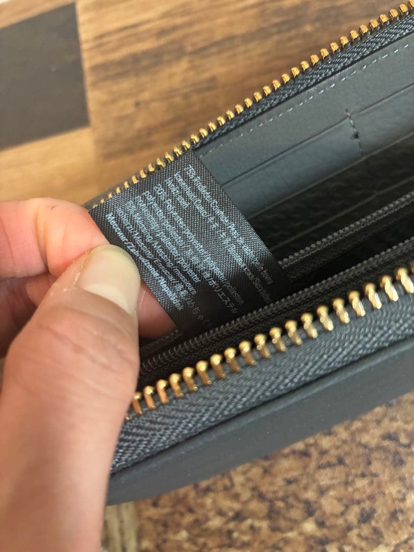 ★お取り置き★新品　PORSCHE 長財布　牛革　エンボス加工　ブルーグレー