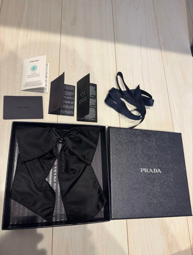 PRADA リボン ヘア クリップ バレッタ Re-Nylon