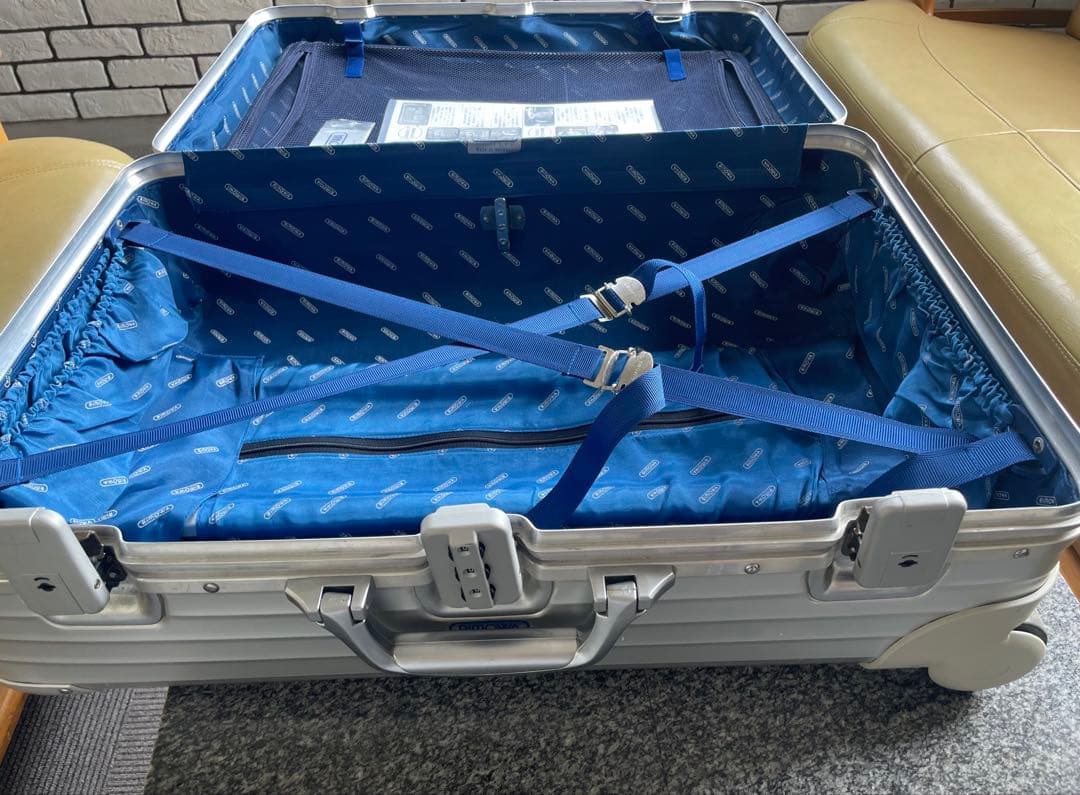 RIMOWA シルバー キャリーケース　リモワ　61L 2輪トパーズ TOPAS