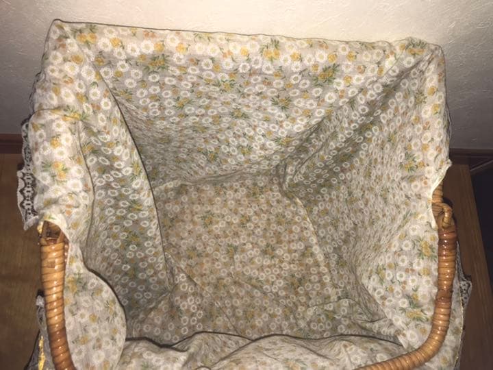 インドネシア産ランドリーワゴン