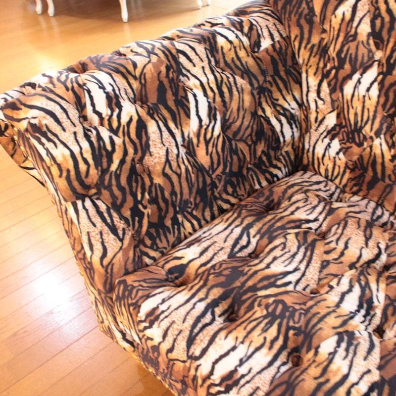 虎柄ソファ 幅210cm タイガー ラグジュアリー 丸脚 143-137-001