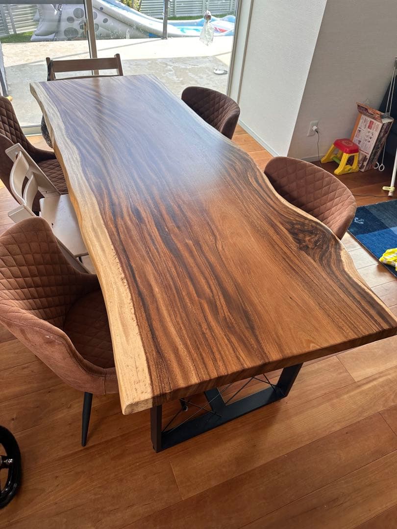 モンキーポッド　無垢　ダイニングテーブル　長さ、約209幅72〜80厚み5センチ