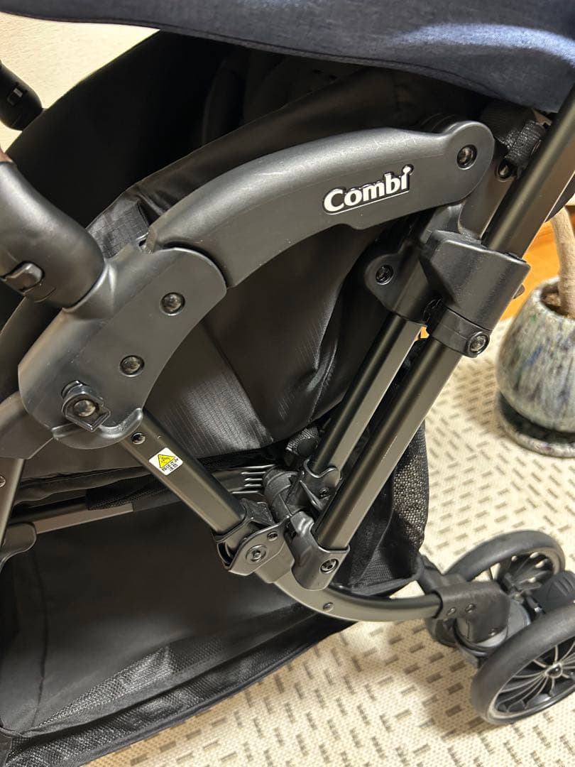 コンビ スゴカルSwitch エッグショック ASベビーカー