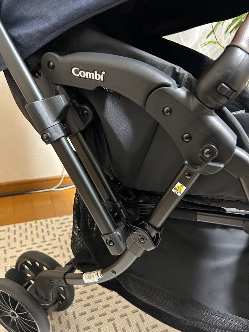 コンビ スゴカルSwitch エッグショック ASベビーカー