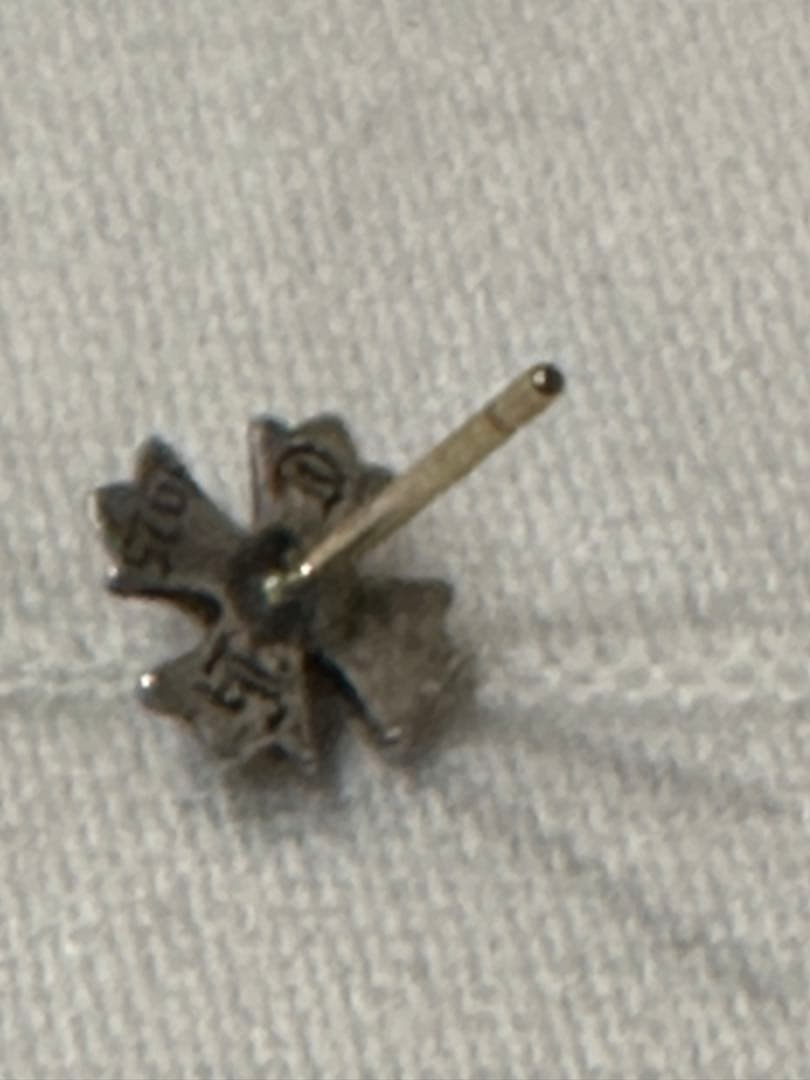 クロムハーツ　花デザイン　 シルバー　片耳用ピアス