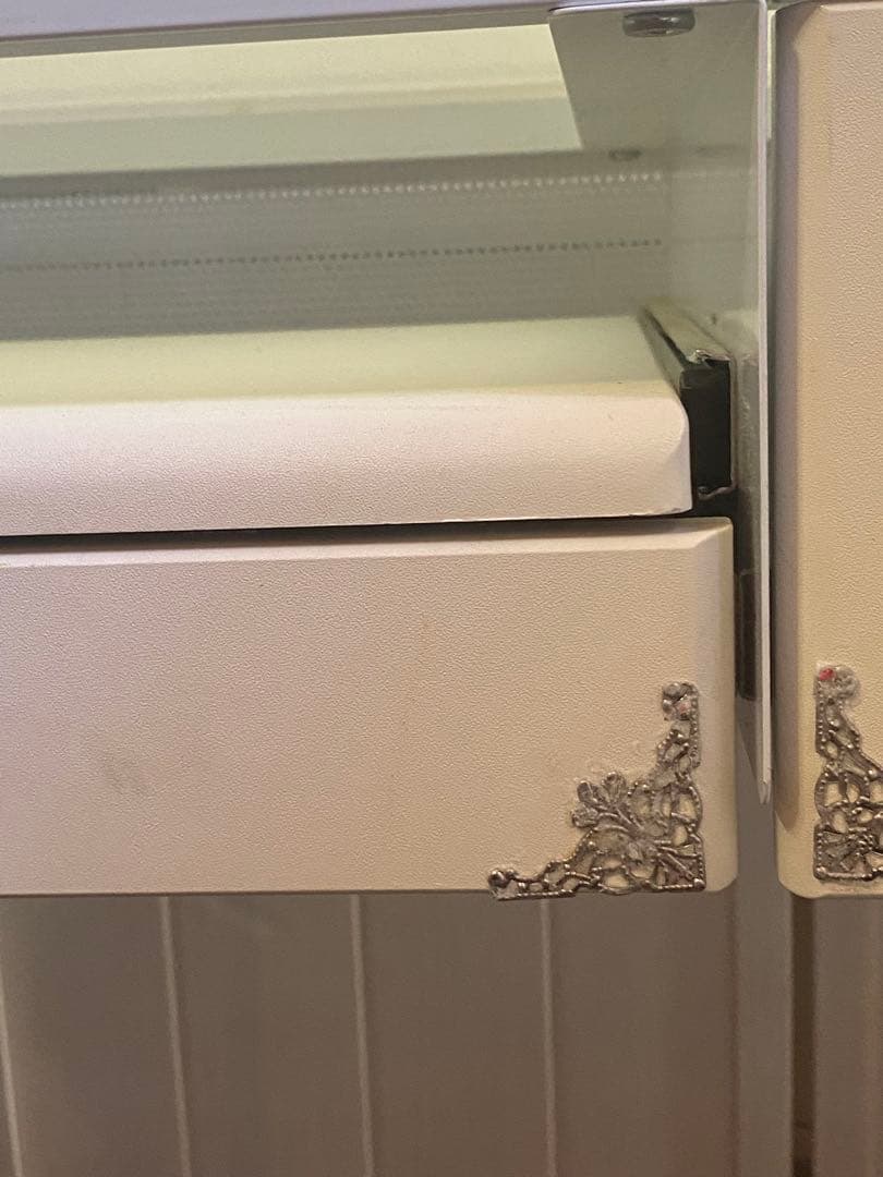 パソコン デスク♦️お洒落 ホワイト テーブル♦️ガラス天板♦️人気のアイアン♦️送料込