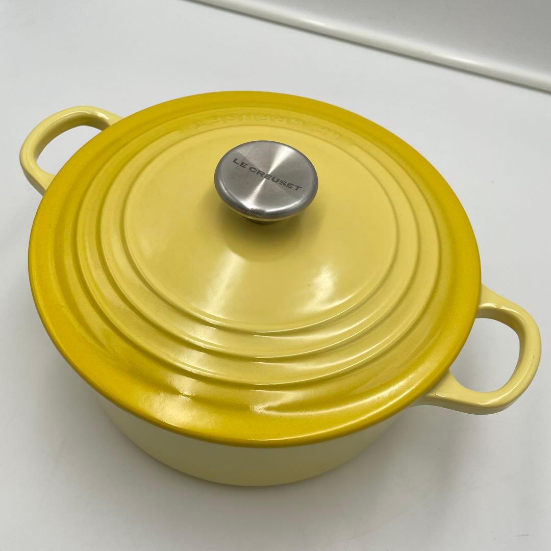 美品　ル・クルーゼ　ココットロンド　22cm イエロー