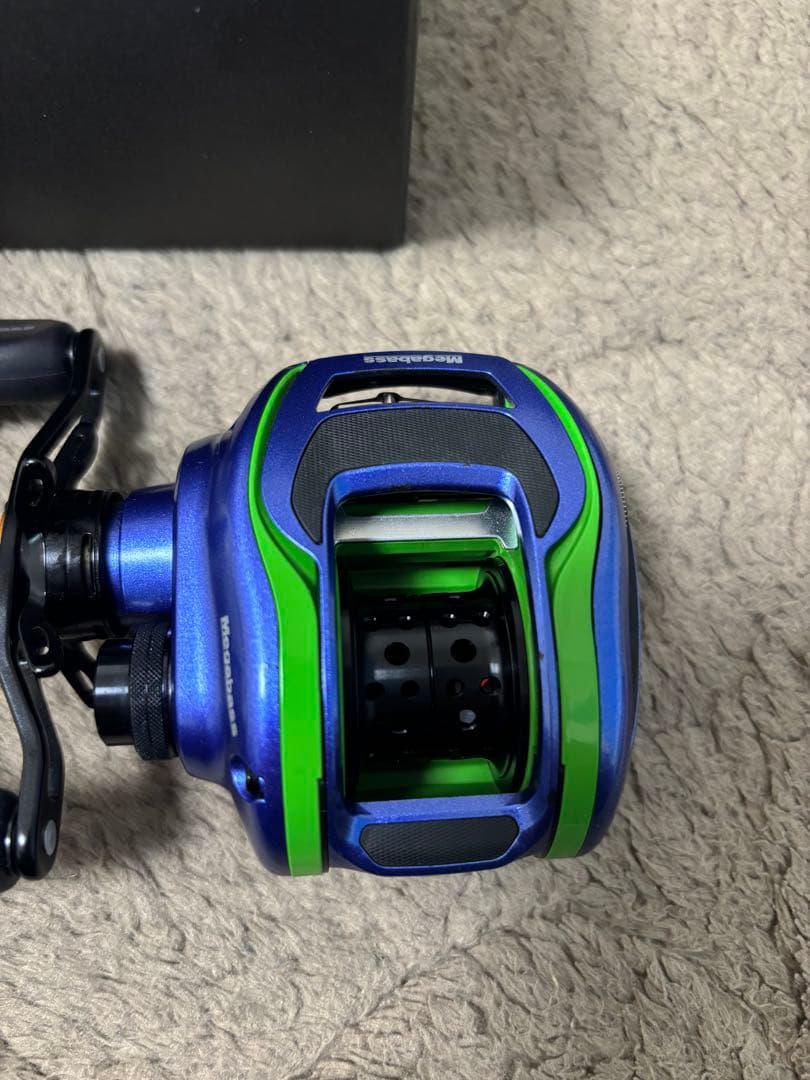 Megabass FX68L ベイトリール