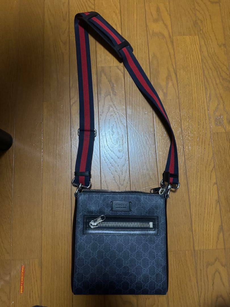 GUCCI ショルダーバッグ　メッセンジャー　523599