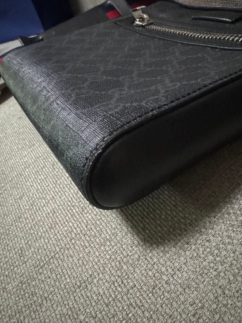 GUCCI ショルダーバッグ　メッセンジャー　523599