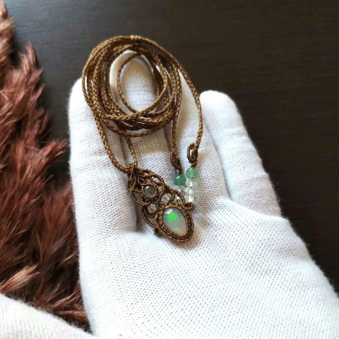 オパール&ブルートパーズのマクラメ編みネックレス　ペンダント　天然石