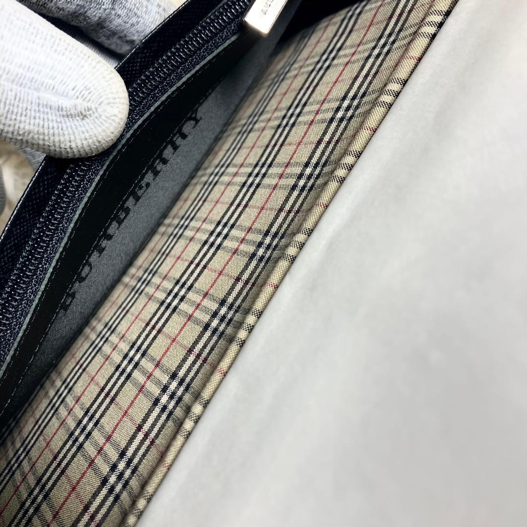 【未使用】バーバリー 二つ折り ノバチェックレザー ブラック 箱付き