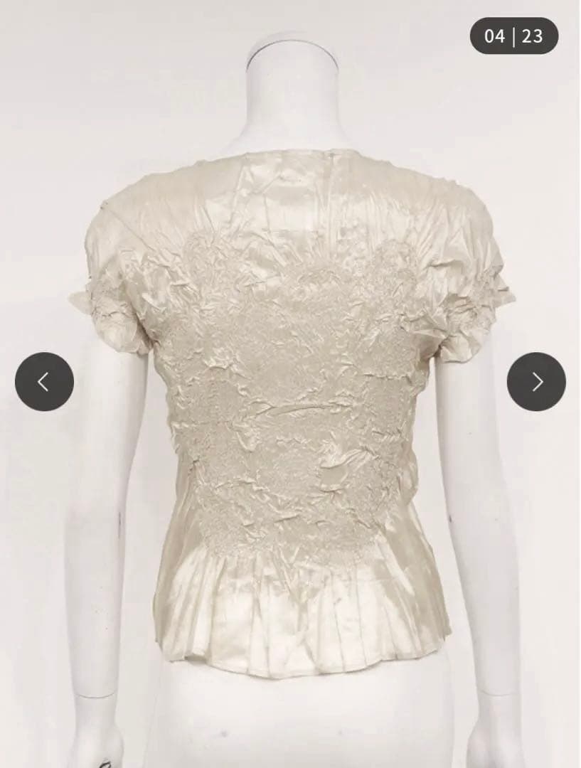 お値下げ！美品　スペッチオGプリーツフレンチ袖ブラウス　シャンブレーベージュ