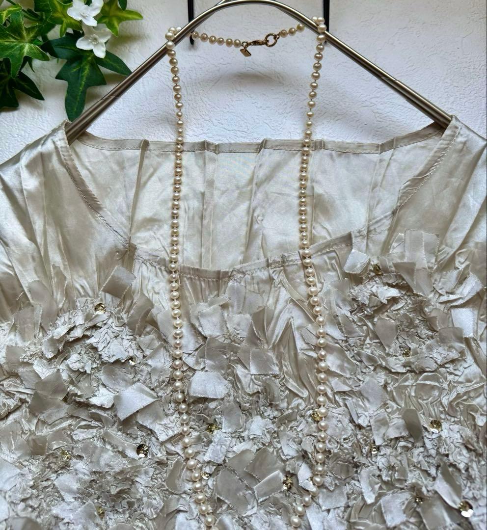 お値下げ！美品　スペッチオGプリーツフレンチ袖ブラウス　シャンブレーベージュ