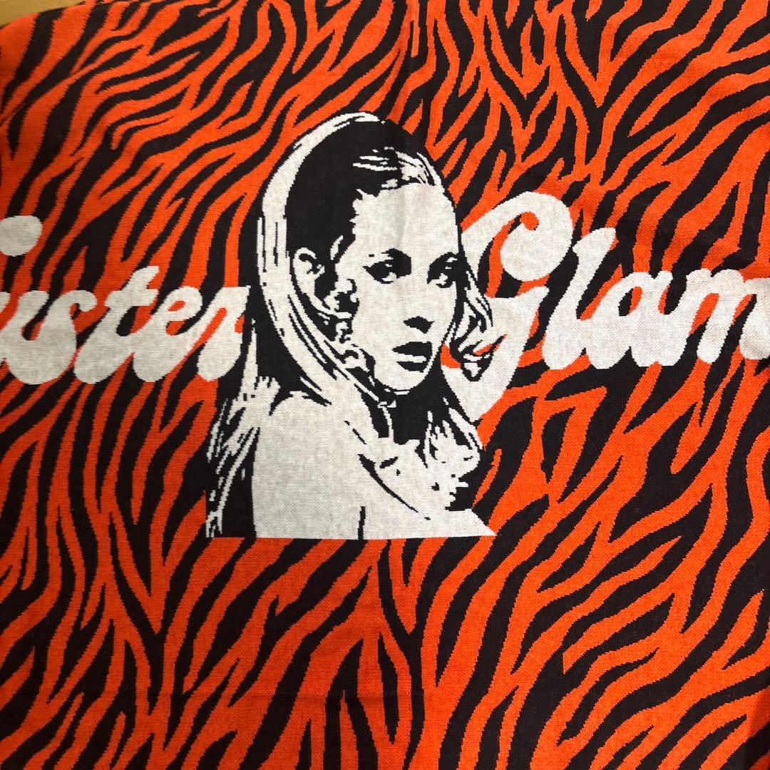 ヒステリックグラマー袖付きストールポンチョ