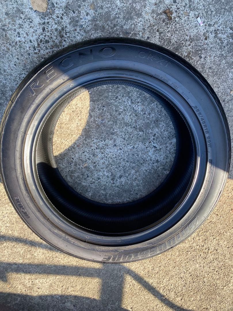 BRIDGESTONE REGNO 255/45/18 2本セット送料込み