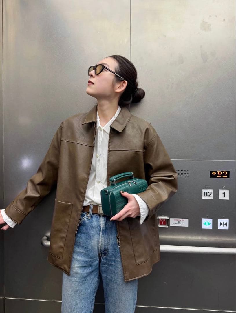 emmi フェイクレザーダブルジップブルゾン