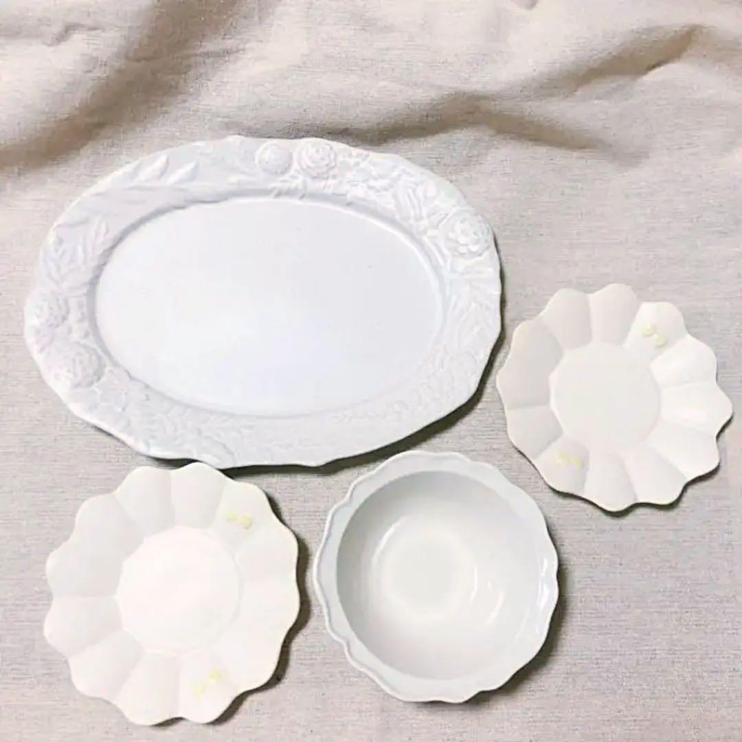 よしざわ窯　白い西洋スープ鉢 ホワイト　リース皿　マーガレットと蝶々