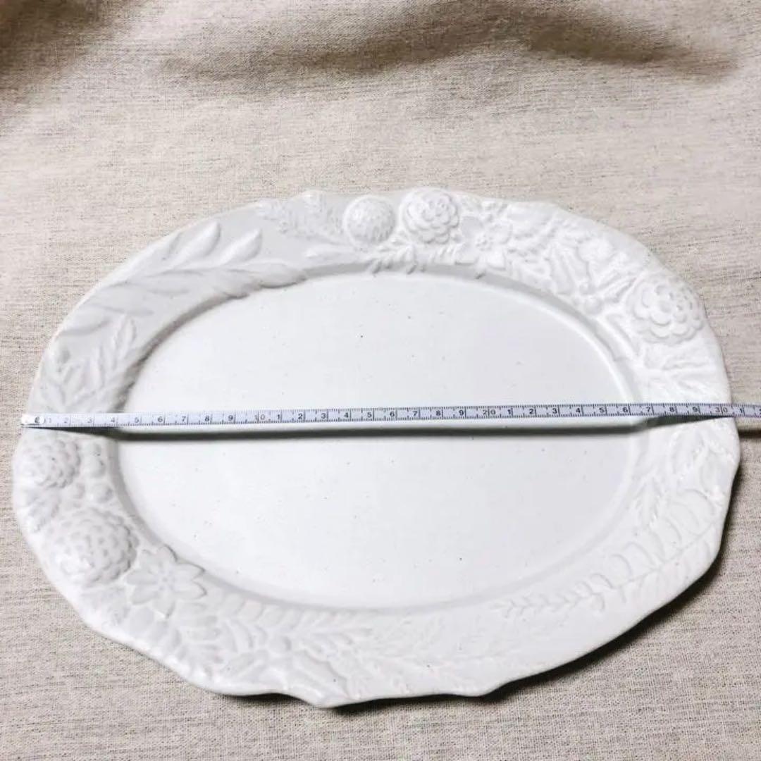 よしざわ窯　白い西洋スープ鉢 ホワイト　リース皿　マーガレットと蝶々