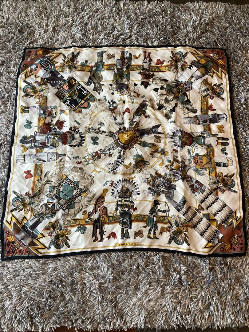 HERMÈS ネイティブアメリカン スカーフ